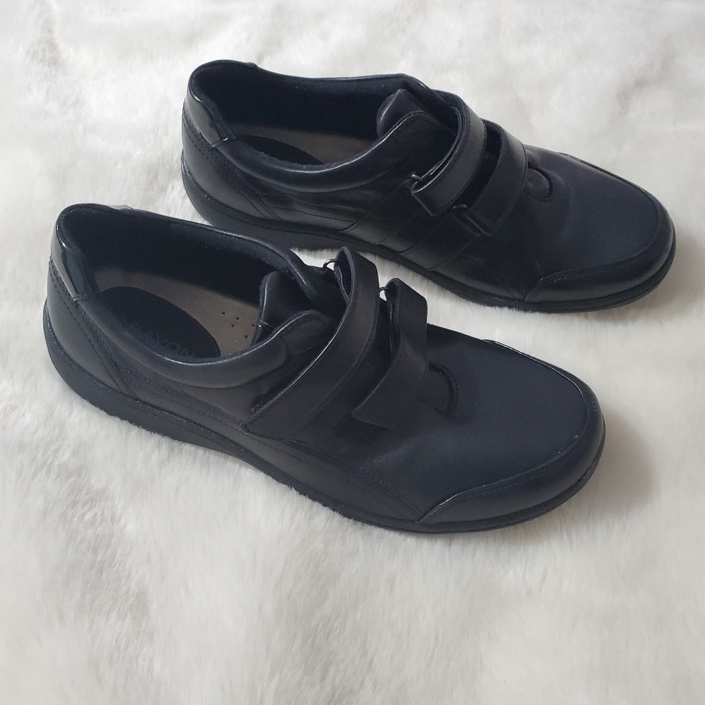 Aravon Women's Black Velcro Supportive Walking Size 9.5 wide